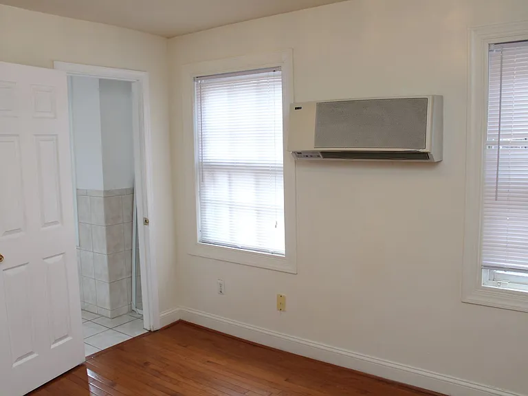 809 Park Ave — Photo 6