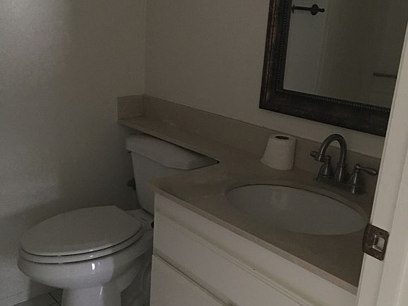 5th image of 2834 W Belmont Ave