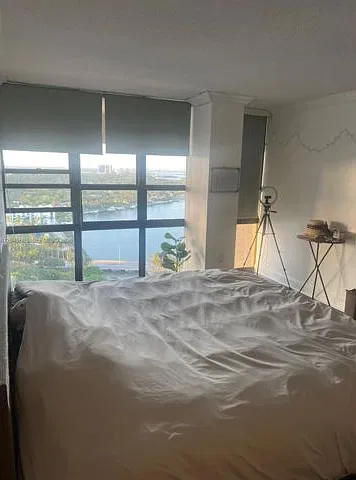 3 bed, 2.5 bath, $5,500 — Photo 4