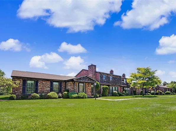 145 Wedgewood Dr, Williamsville, NY 14221