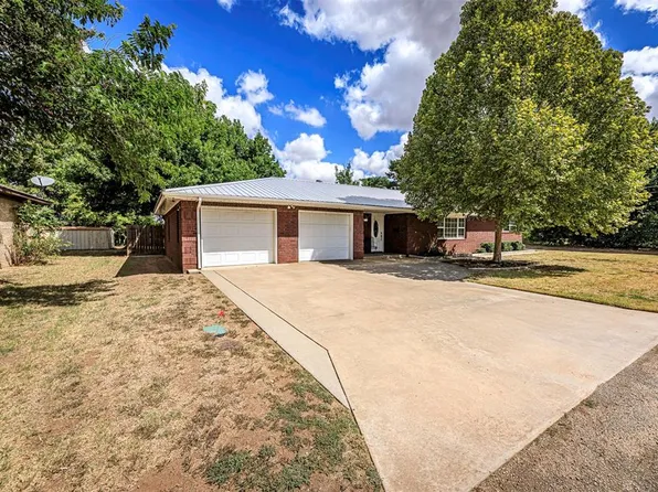 117 W Jackson St, Mangum, OK 73554