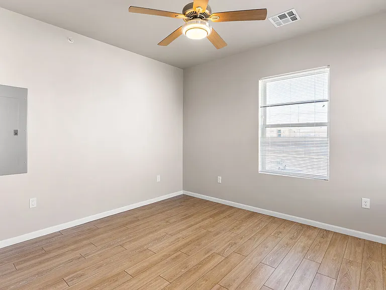 River West Apartments — Photo 48