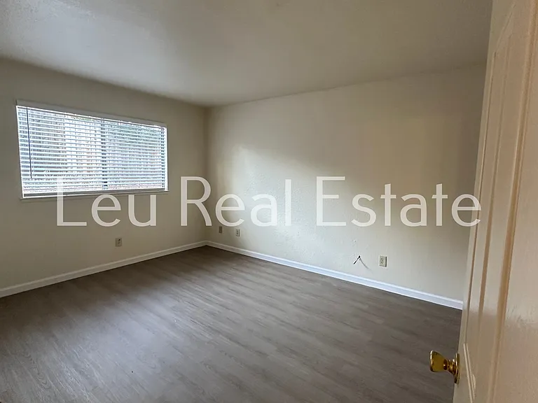 4541 Zachary Way — Photo 12