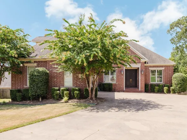 36 Glasgow Ct, Little Rock, AR 72211