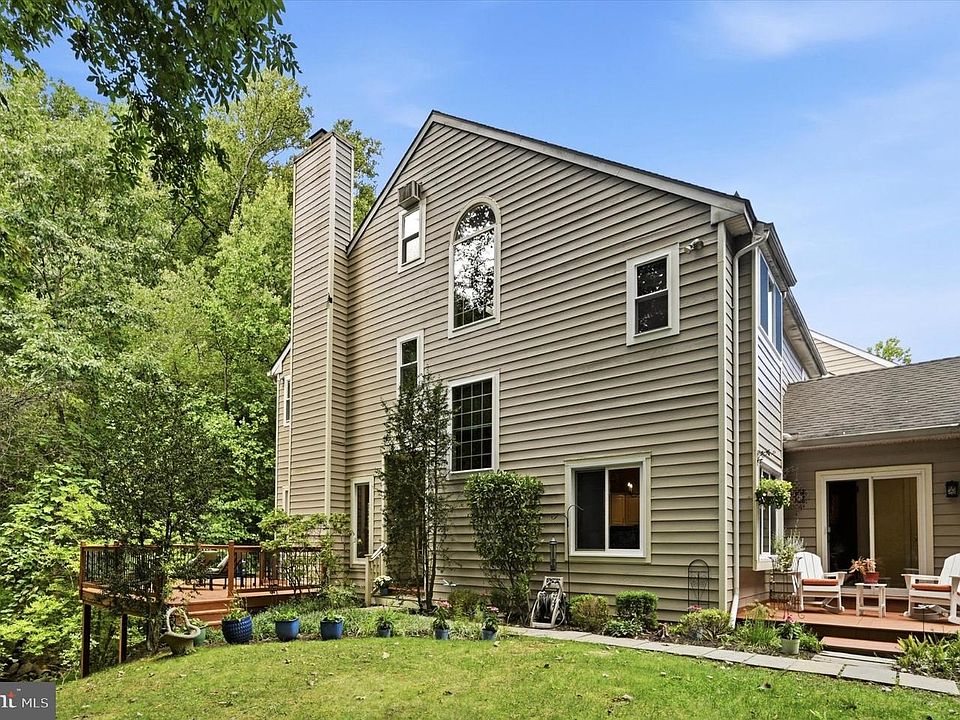 1st image of 441 Wooded Way