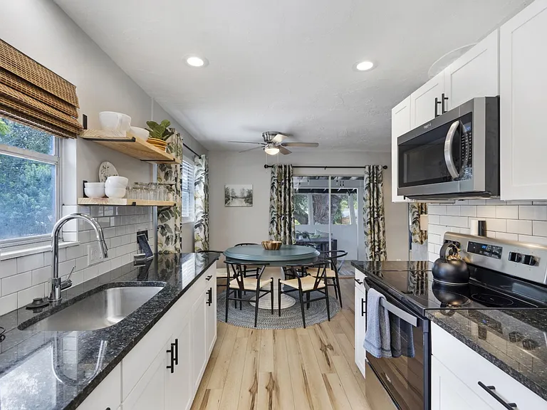 4705 Hollingsworth Ave — Photo 33
