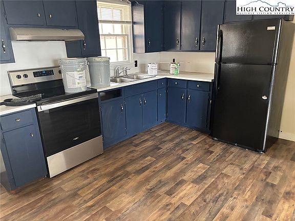 3rd image of 88 Grand Ridge Road