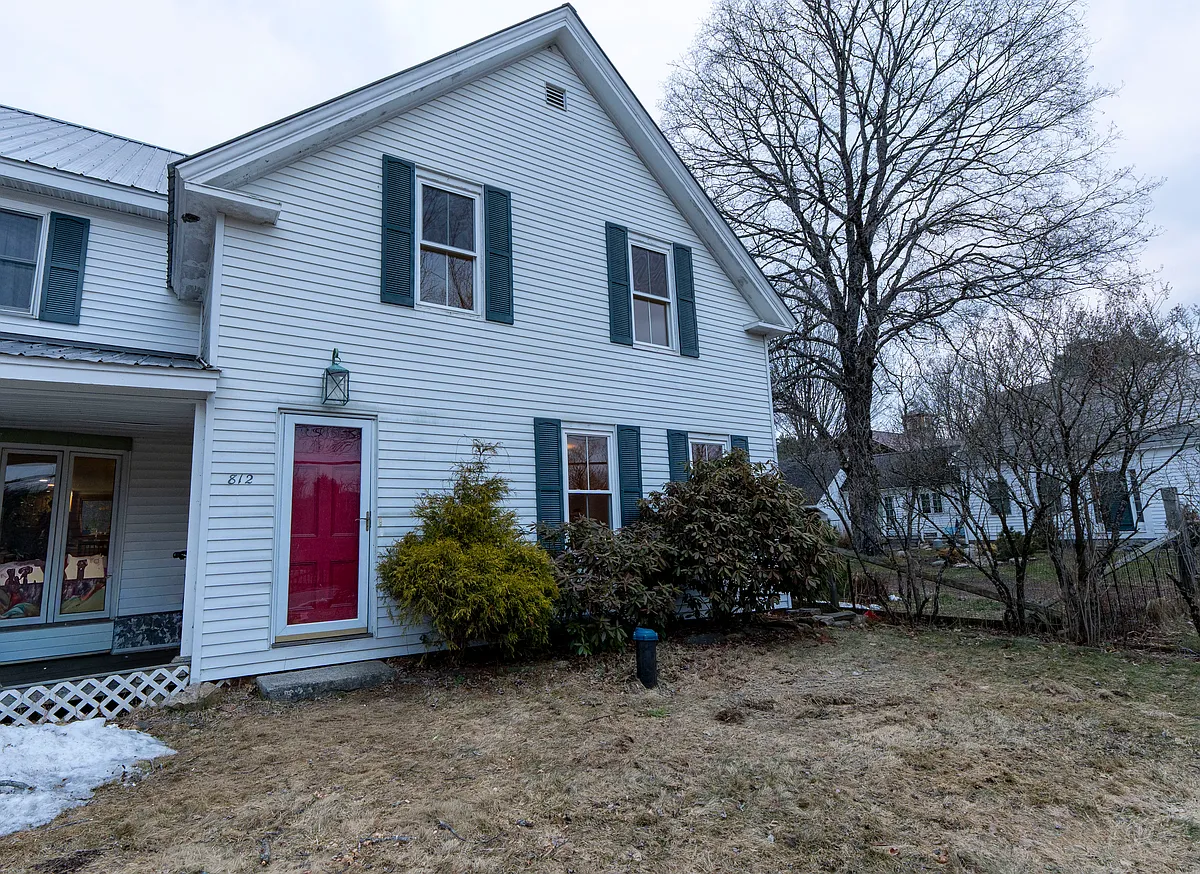 Row of lilacs in the spring, front and back gardens with lots of natural light. - 812 Route 63