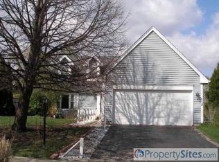 110 Red Cedar Dr, Streamwood, IL