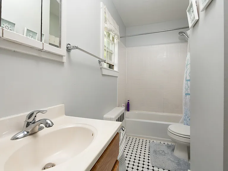 31 Kent Sq #1 — Photo 10
