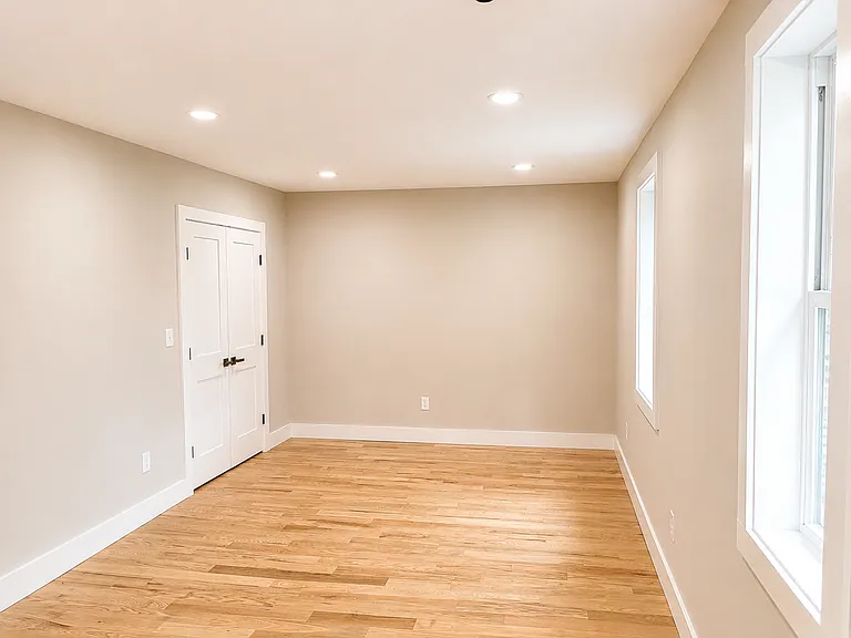 10-12 H St #2 — Photo 4