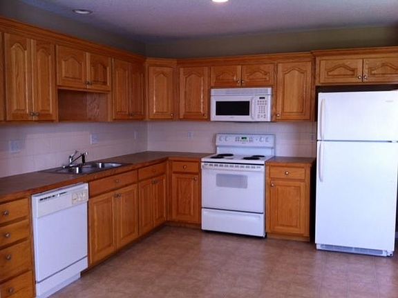 2nd image of 109 Bradley Ct