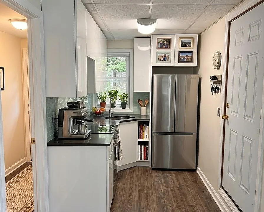 2 Vanderbilt Pkwy