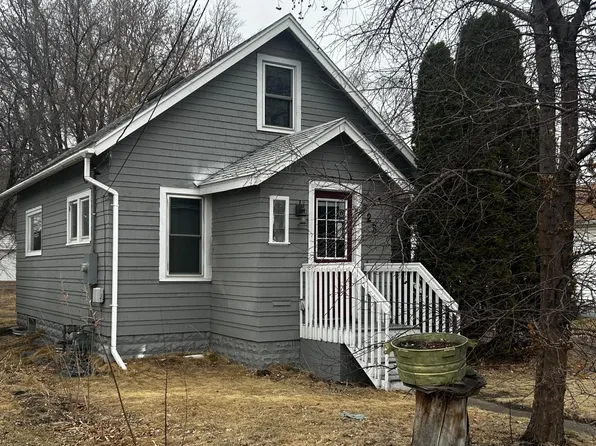 528 1st Ave E, Cambridge, MN 55008