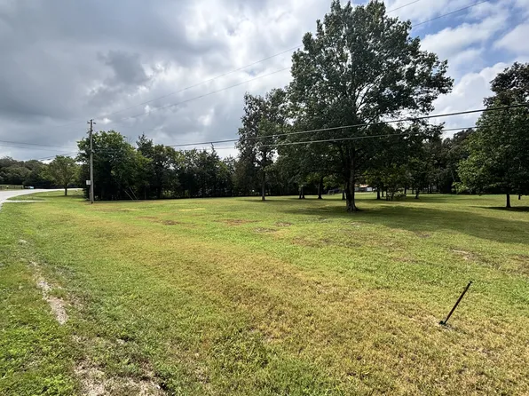 3514 Tobe Robertson Rd, Columbia, TN 38401