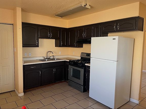 2nd image of 1473 W 9th Pl
