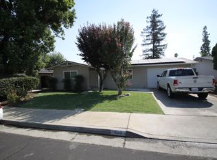 933 Russell Ave, Clovis, CA 93612