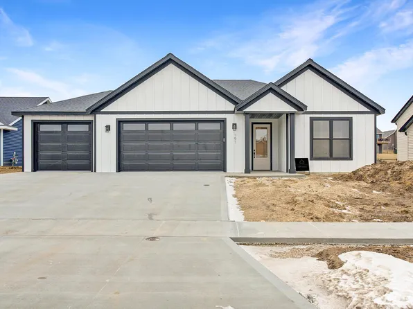 191 Stonelake Dr SE, Rochester, MN 55904