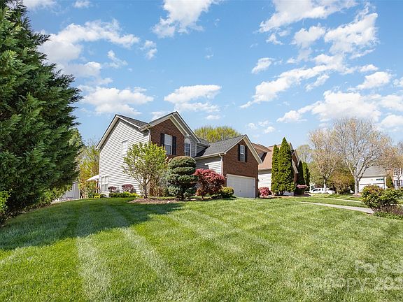 3rd image of 8910 Magennis Grove Ct