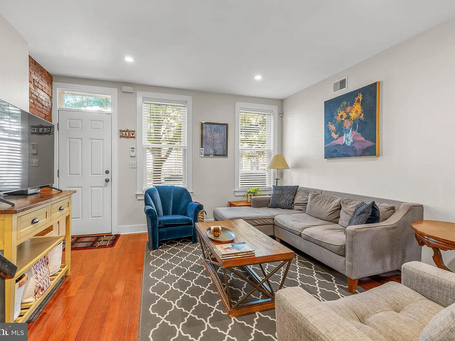 2 bed, 2.0 bath, 1100 sqft, $2,400 — Photo 3