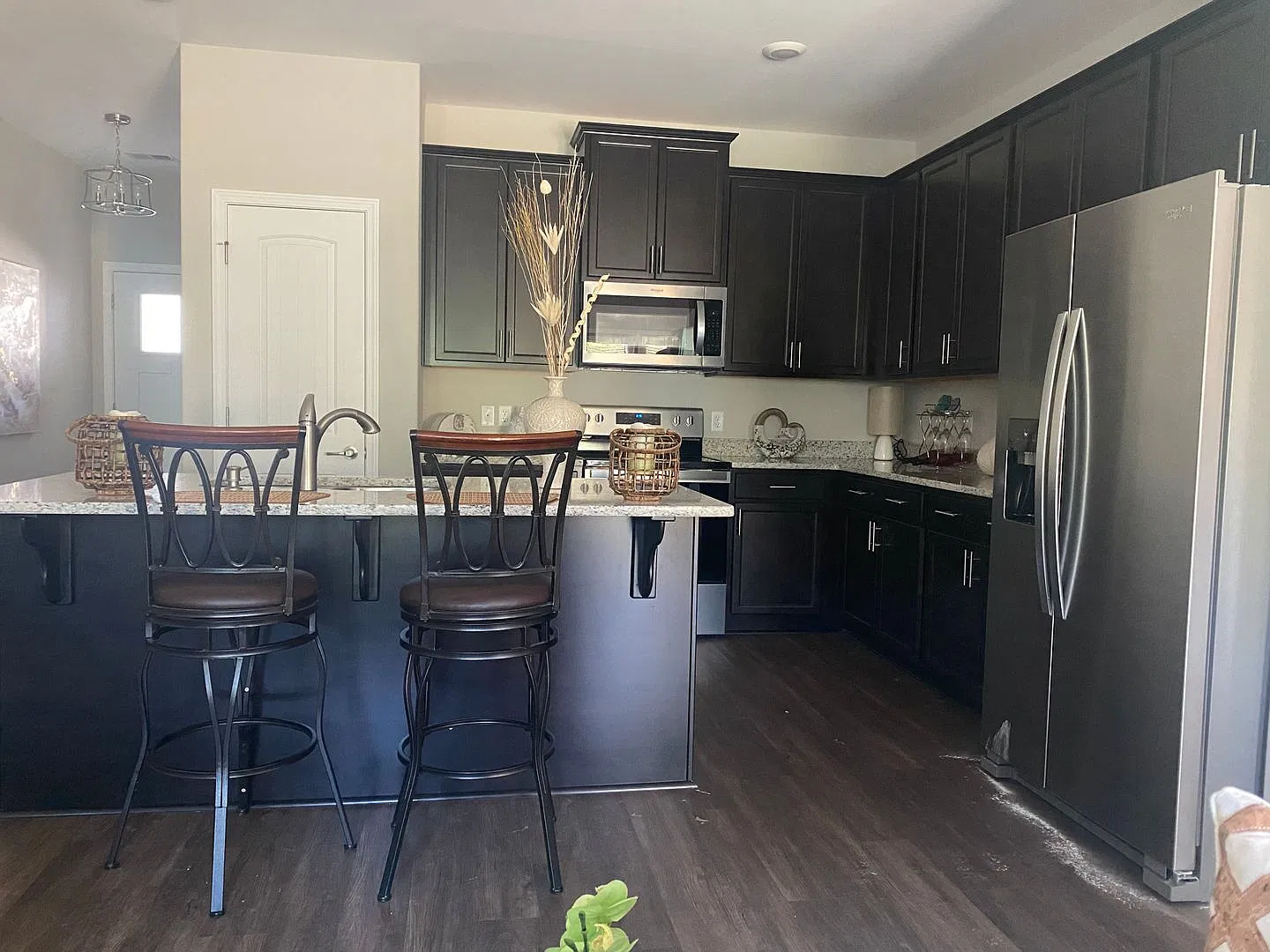Richmond Hill Townhome — Photo 4
