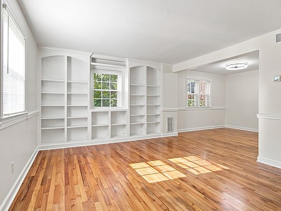 4th image of 1649 Sutton Dr