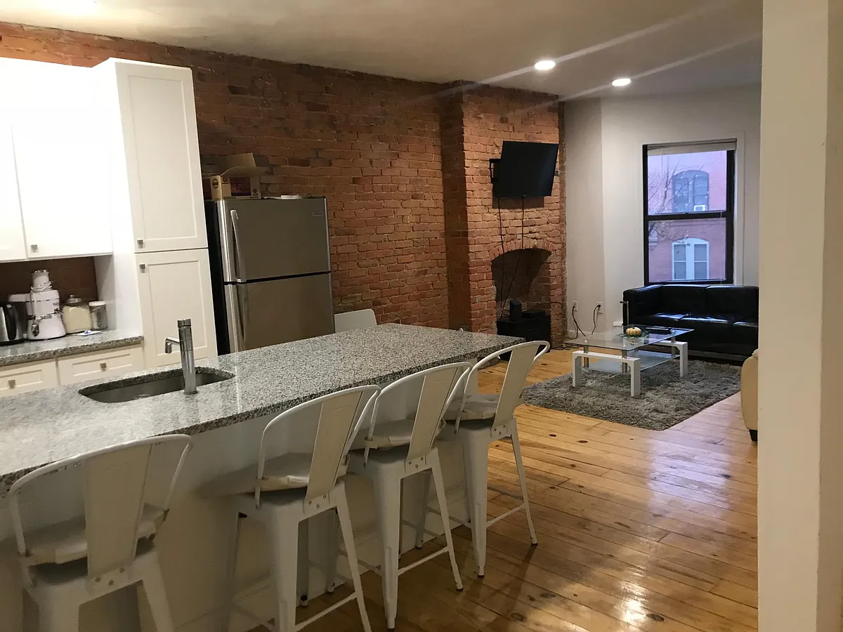 Building Photo - 610 Columbus Ave #A3