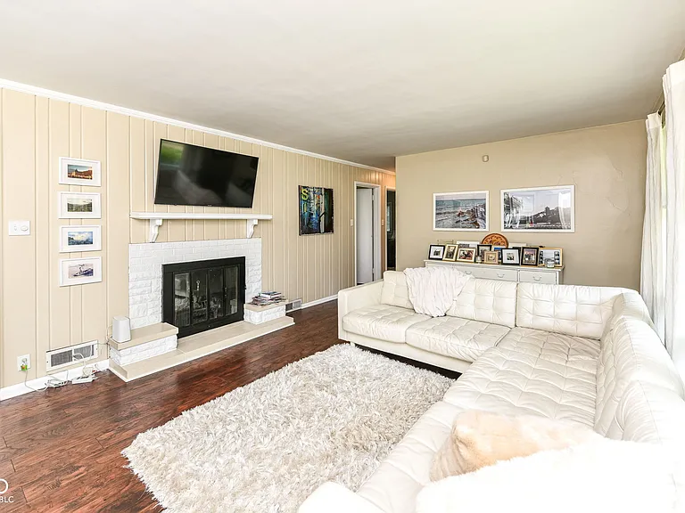 1220 Oak Ridge Dr — Photo 5