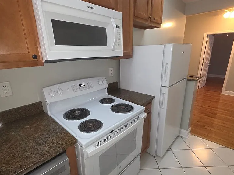 3220 Wisconsin Ave NW — Photo 21