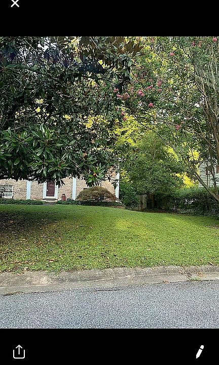 2nd image of 7086 Doncaster Rd
