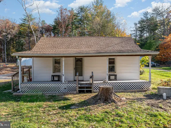 24 Appalachian Trail Rd, Gardners, PA 17324