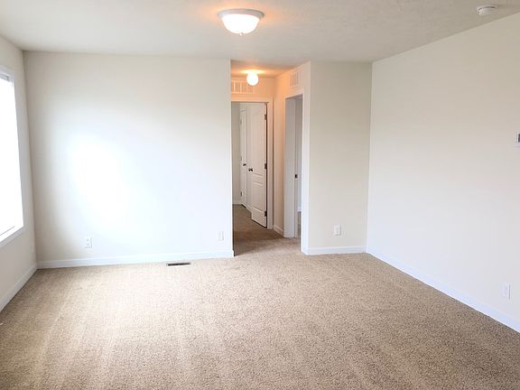 3rd image of 33395 Magnolia Dr