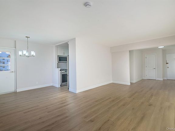 5th image of 125 Bronx River Road #2E