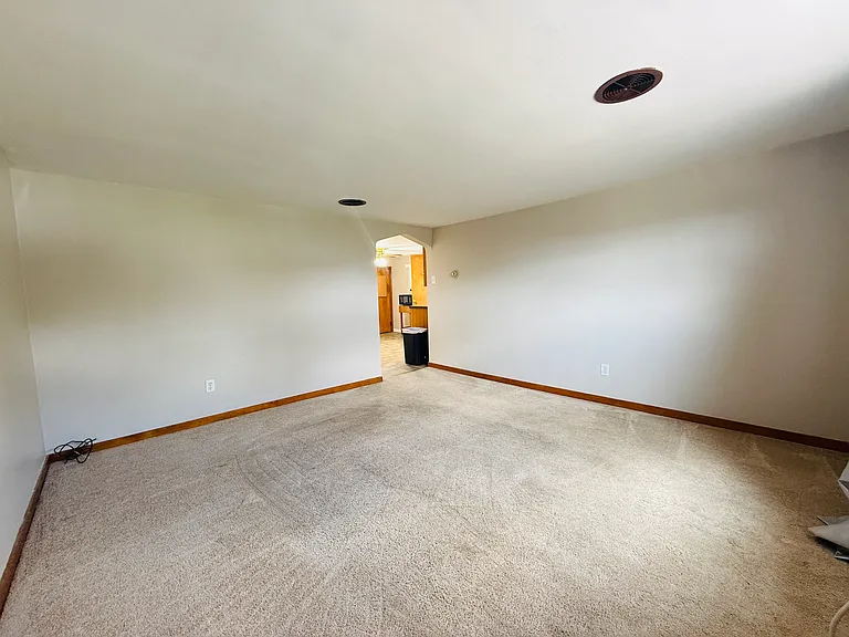 517 Center Ave #2 — Photo 11
