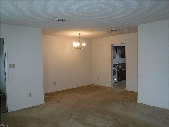4th image of 1033 Sunset Dr #A