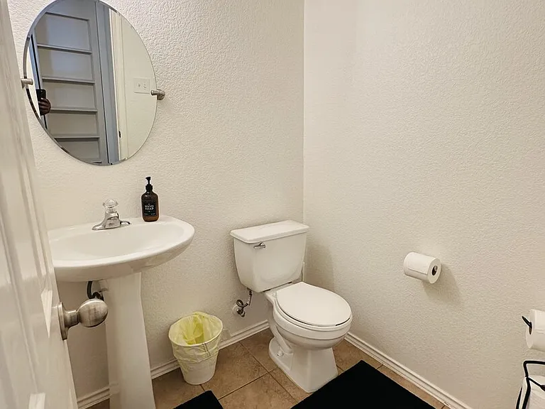 Sandy Brook Dr — Photo 16