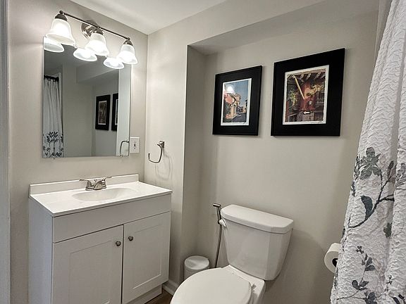 Private full bath in basement, NEW