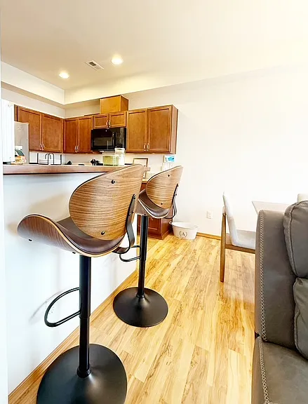 317 NE Miramar Cir #1 — Photo 16