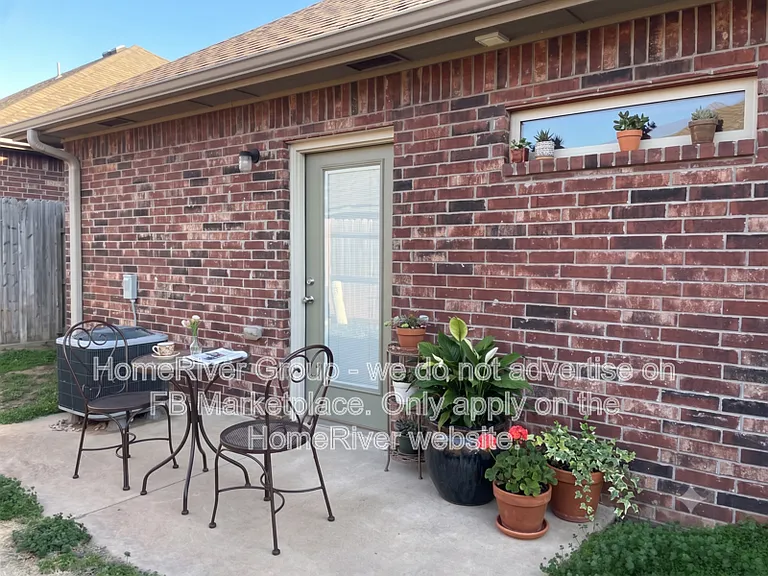 921 SW 92nd St — Photo 10