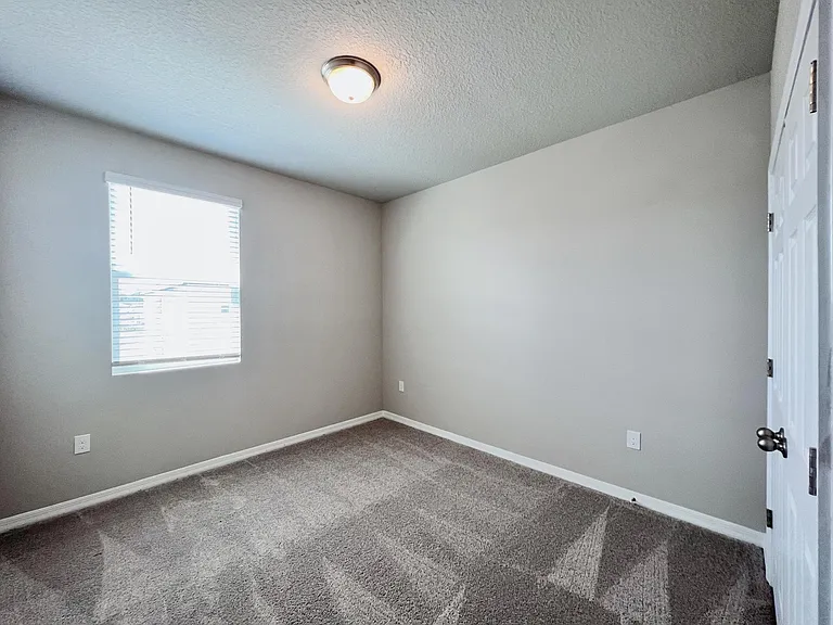 284 S Zuni Rd — Photo 18