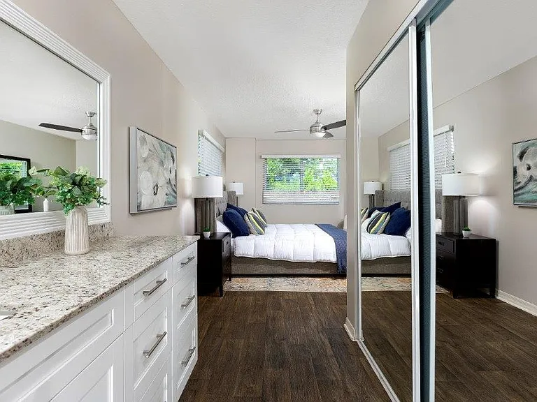 Weston Place Apartments — Photo 27