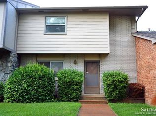 1931 Glendale Rd, Salina, KS 67401