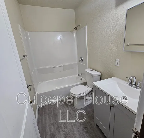 1046 Slater St — Photo 10