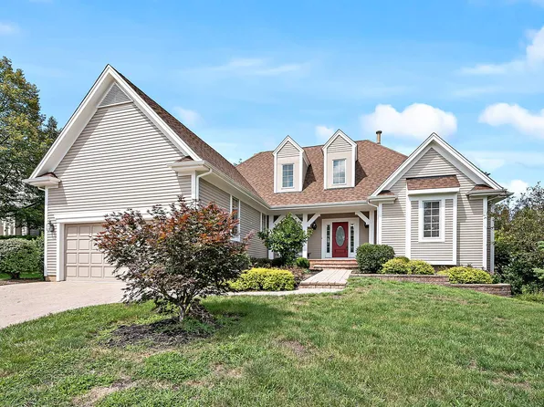 1164 S Hiddenbrook Trl, Palatine, IL 60067