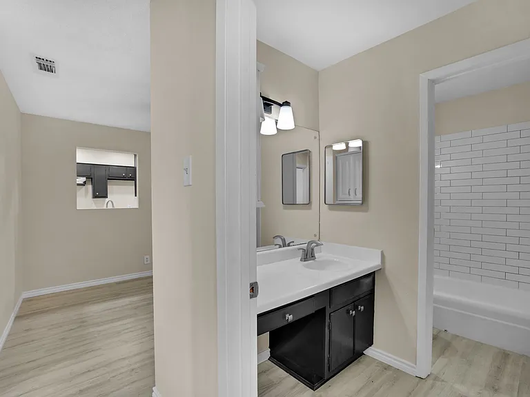 4351 Sun Gate St — Photo 11