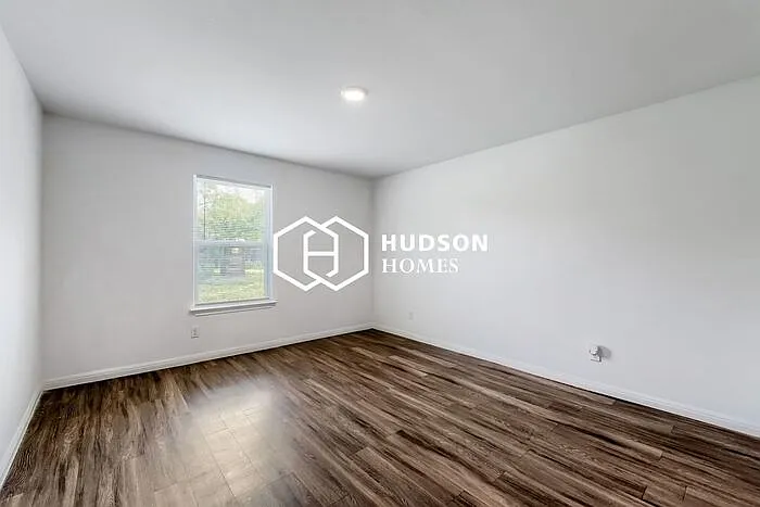 1722 Beacon St — Photo 7