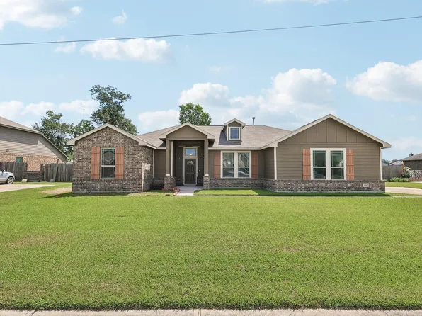 100 Jessica Dr, Dayton, TX 77535