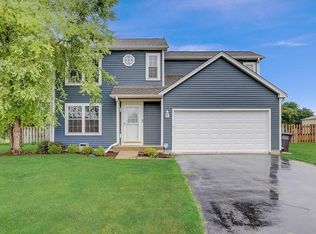 1023 Hunters Ridge Dr, Genoa City, WI 53128