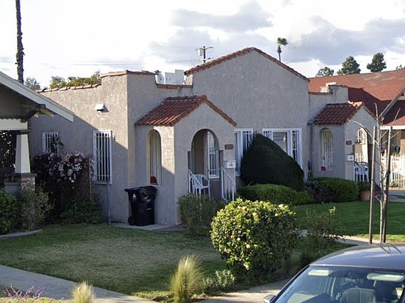 3rd image of 2911 5th Ave