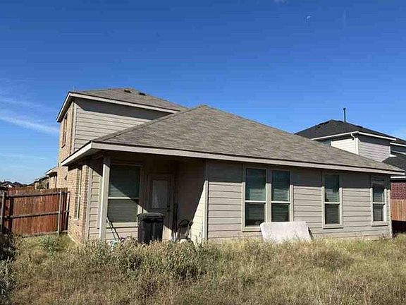 3rd image of 1203 Tiburon Trl